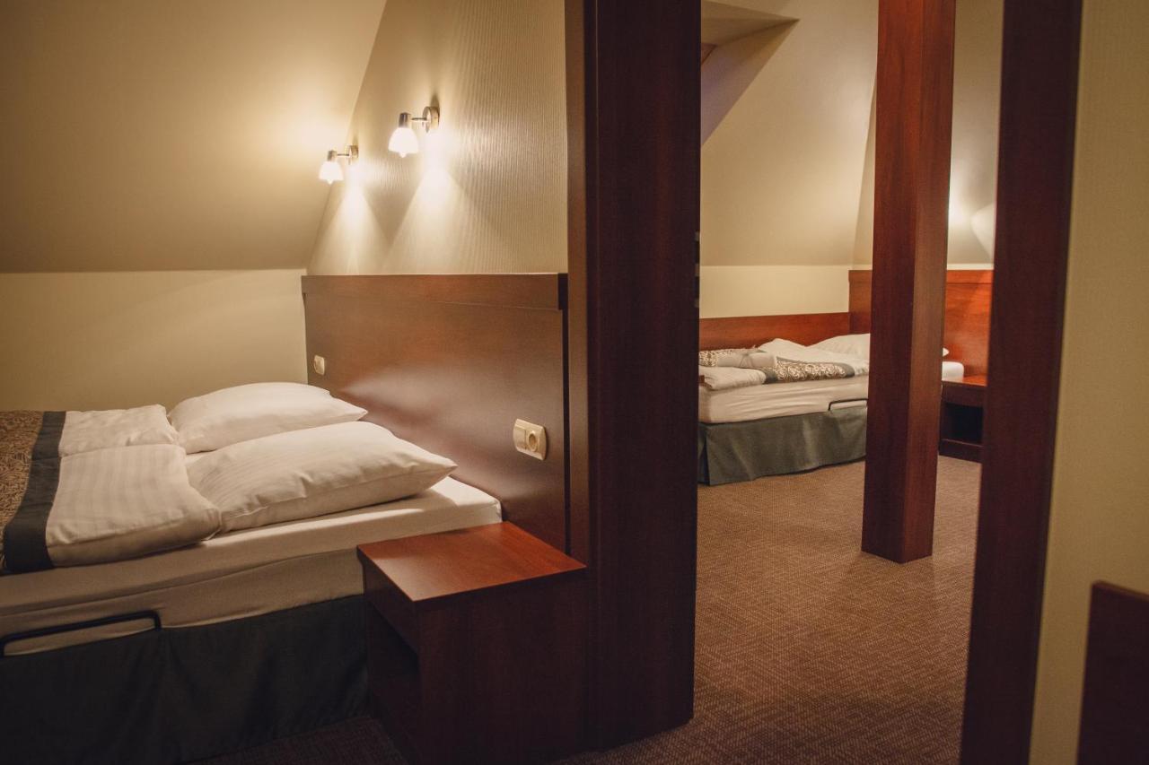 Nad Borkiem Hotell Kosarzyn  Exteriör bild
