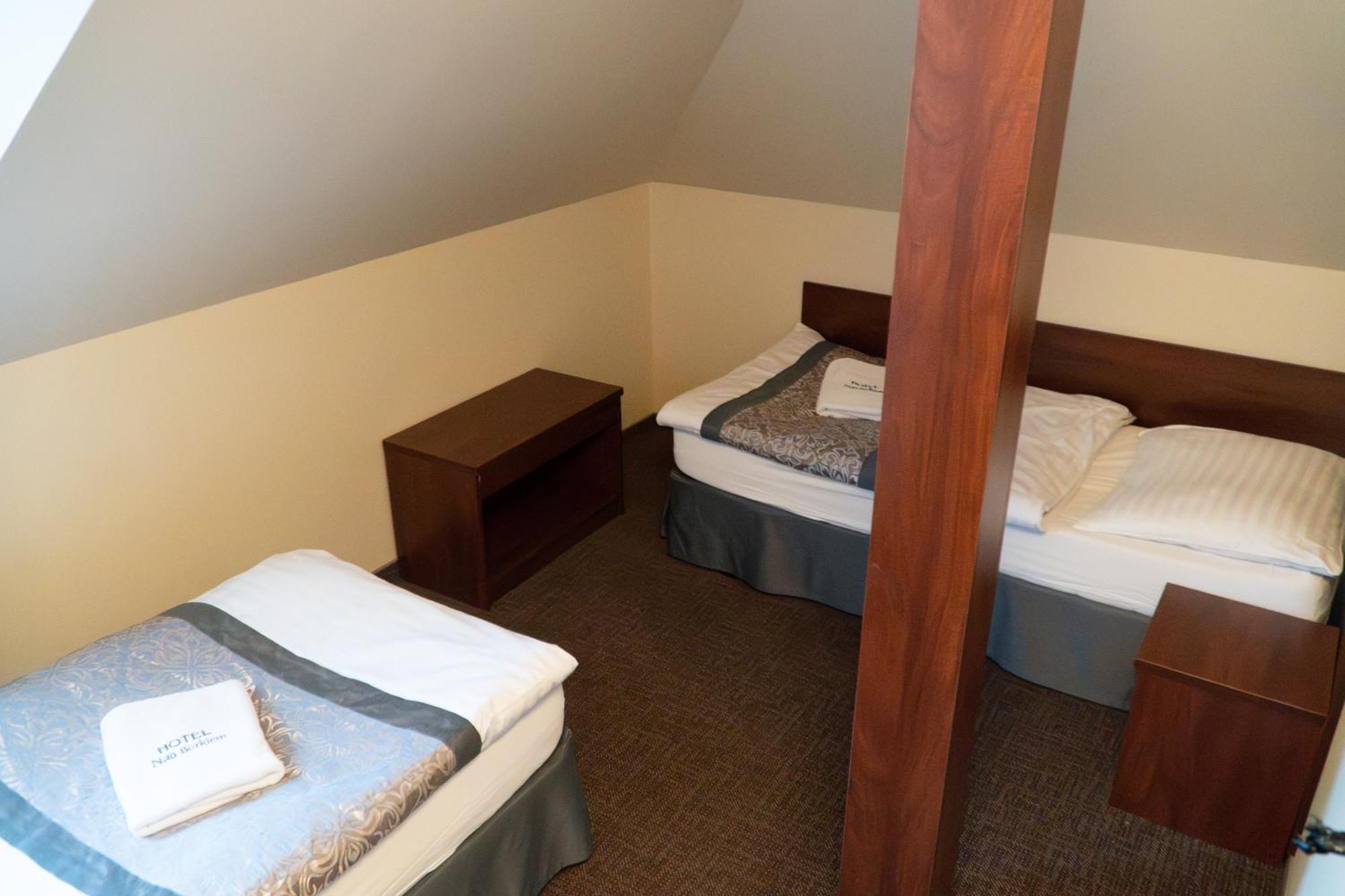 Nad Borkiem Hotell Kosarzyn  Exteriör bild