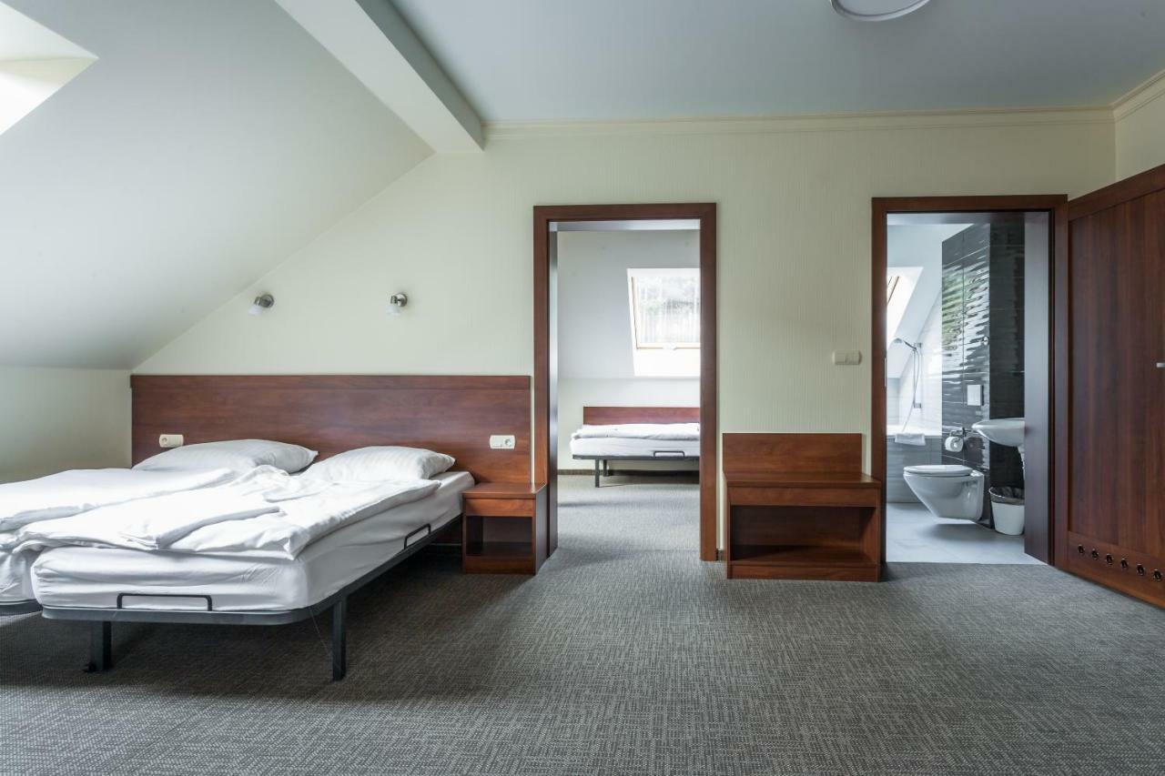 Nad Borkiem Hotell Kosarzyn  Exteriör bild