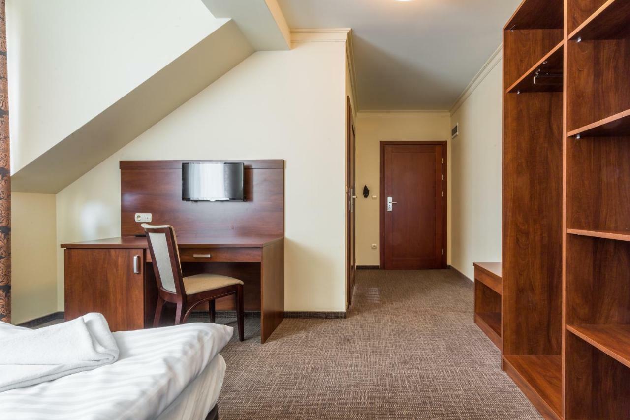 Nad Borkiem Hotell Kosarzyn  Exteriör bild