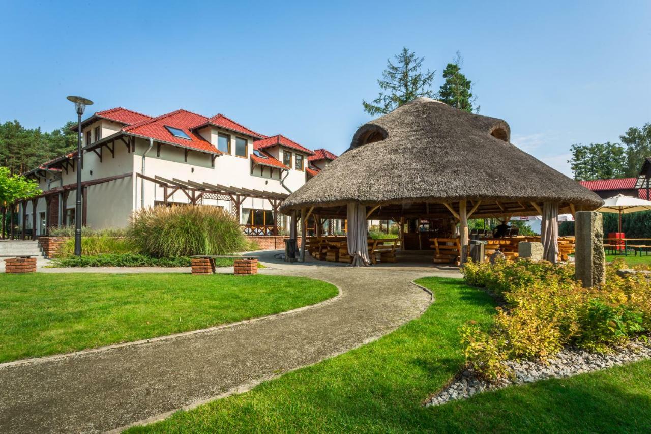 Nad Borkiem Hotell Kosarzyn  Exteriör bild